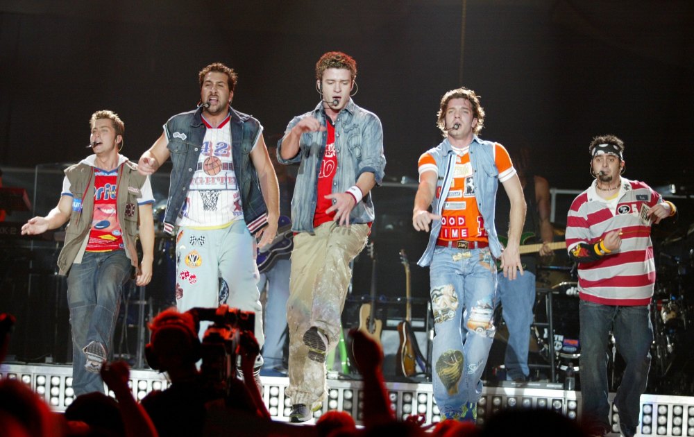 'NSync во время тура Celebrity Tour 2002